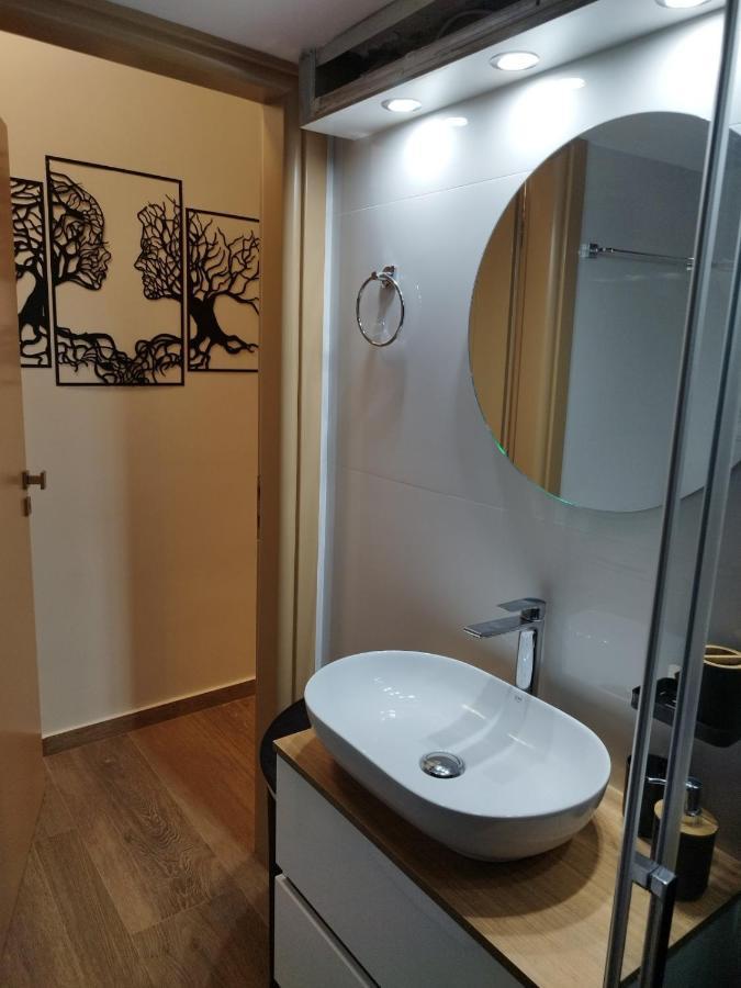 Luxurious Apartment In The Heart Of Town ! Loutráki Exteriör bild
