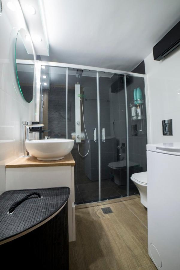Luxurious Apartment In The Heart Of Town ! Loutráki Exteriör bild