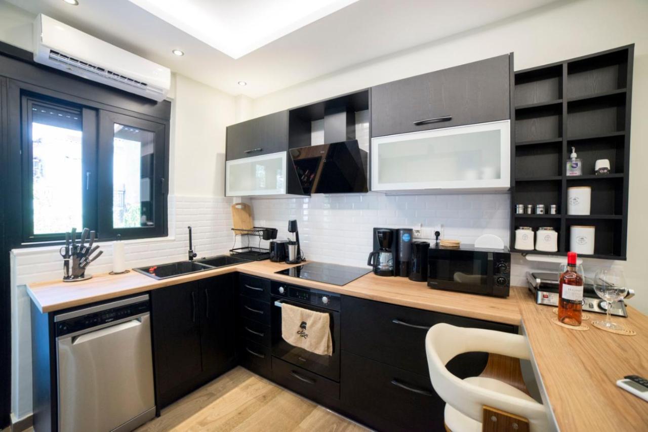 Luxurious Apartment In The Heart Of Town ! Loutráki Exteriör bild